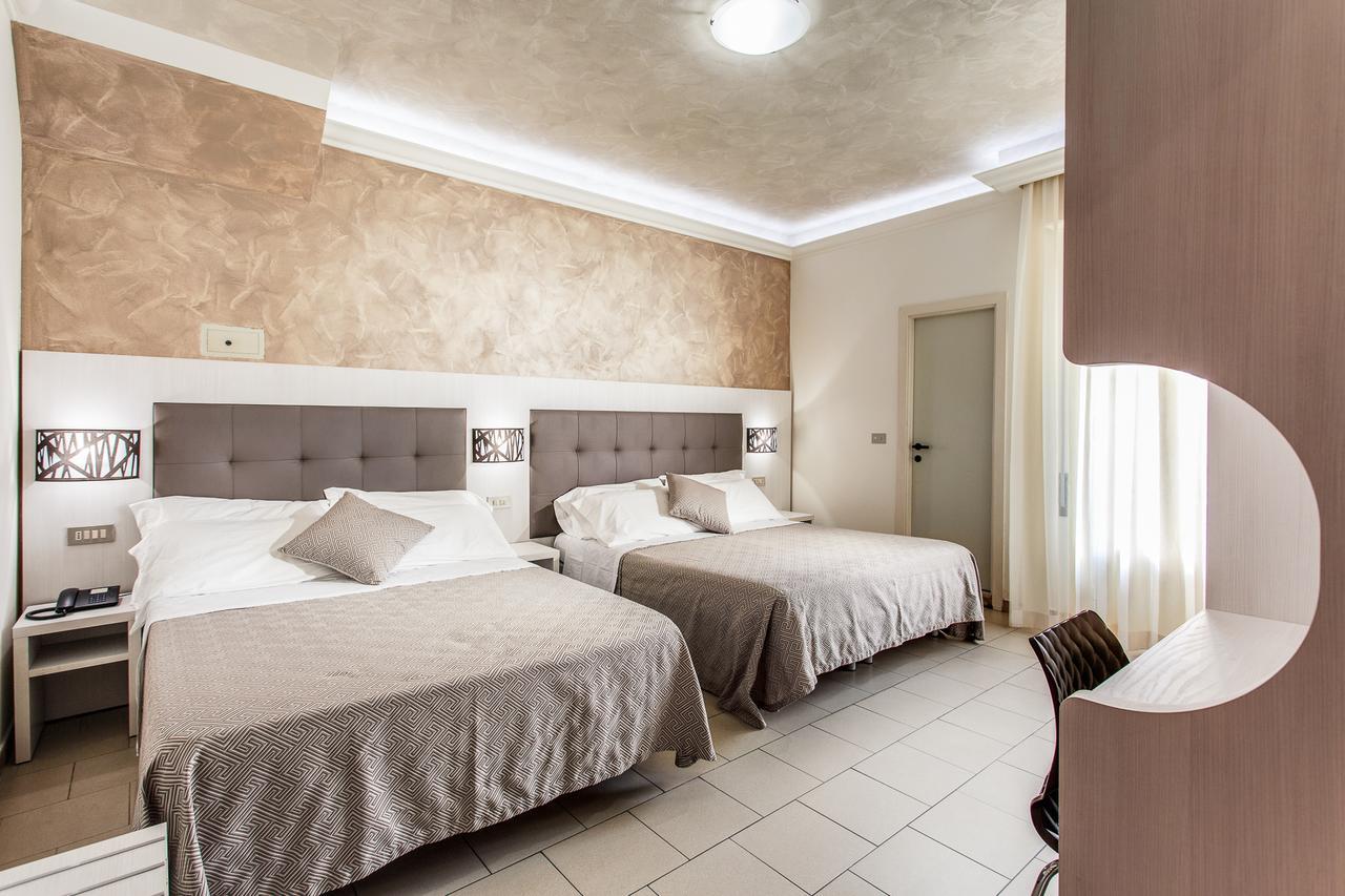 Hotel Dolcevita Cesenatico Exterior foto
