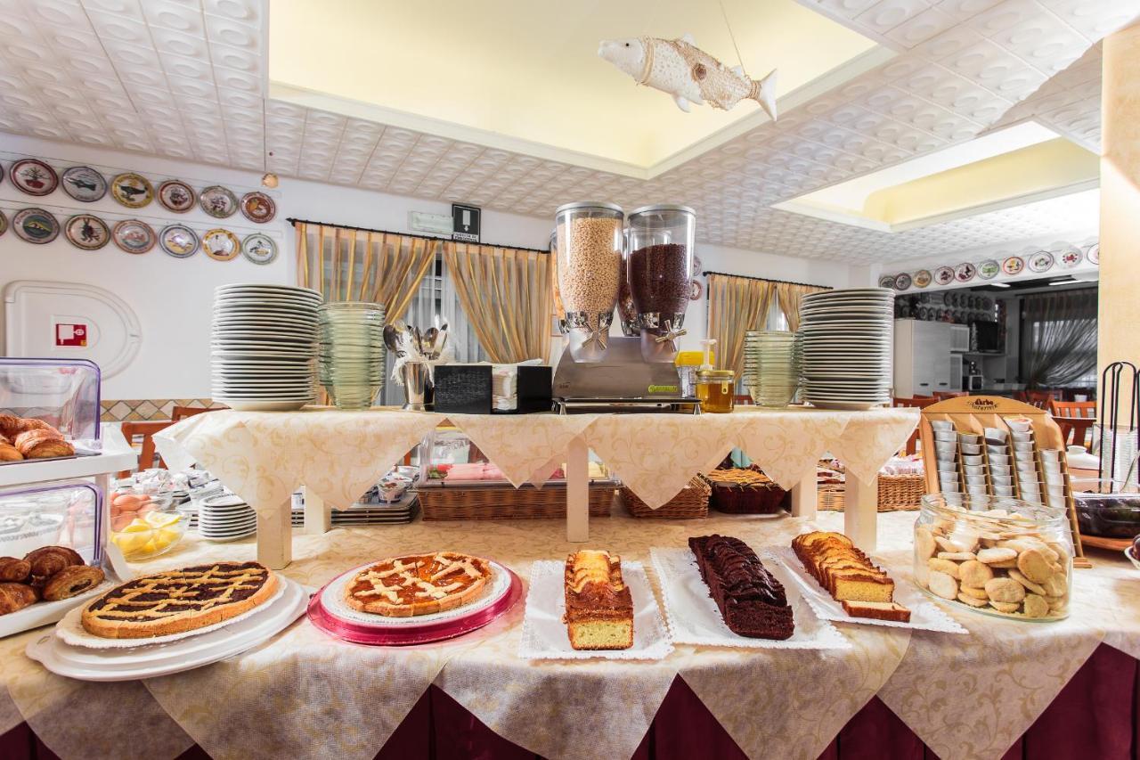 Hotel Dolcevita Cesenatico Zimmer foto
